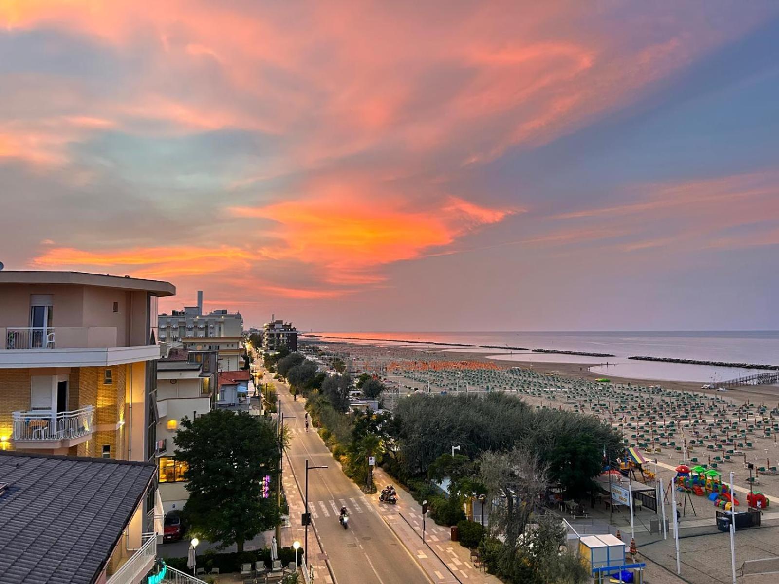 Hotel Sacramora Rimini Kültér fotó